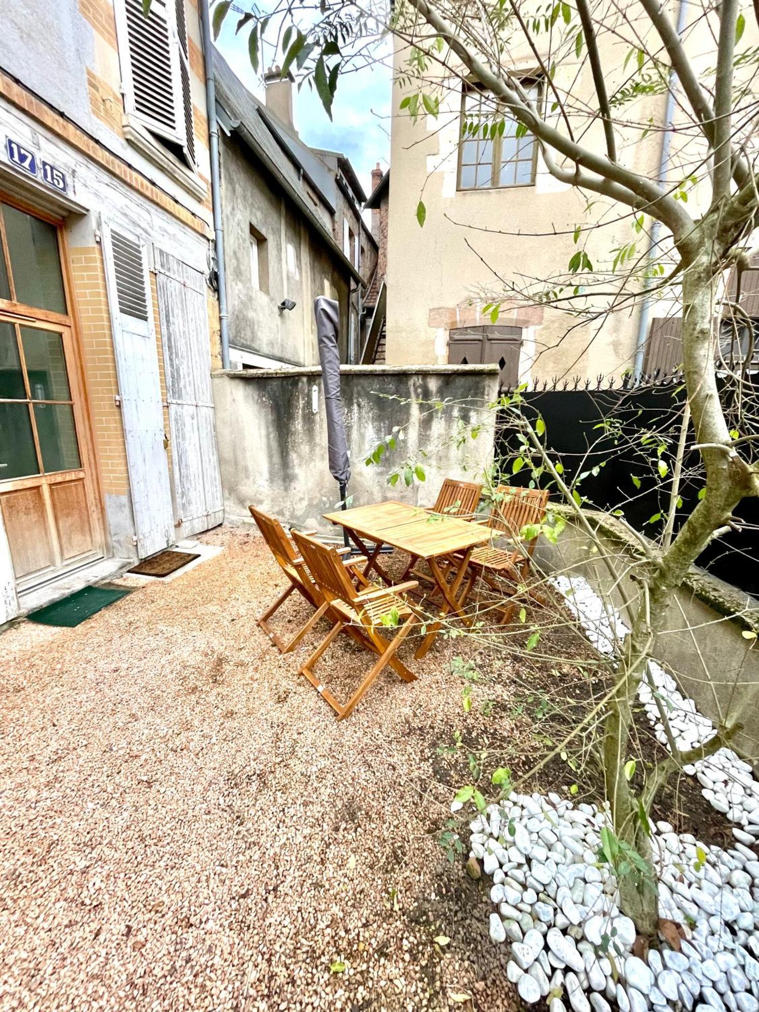 La Maison Des Cours - Wifi - Centre Ville Мулин Екстериор снимка